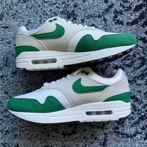 Nike Air Max 1 Sneakers